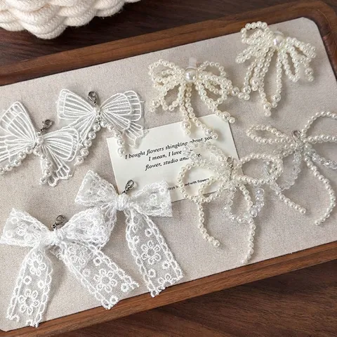 Fibbie per Scarpe con Fiocco in Pizzo e Perle Artificiali Eleganti Ciondoli per Scarpe Decorativi Accessori per Scarpe da Donna