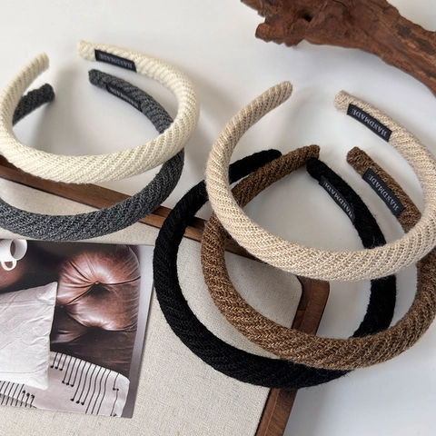 Vintage Knitted Twill Headband For Women Autumn Winter Warm Woolen Yarn Hair Band Handmade Decorative Retro Headpiece