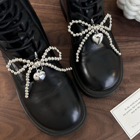 Silber Perlen Schleife Herz Schuh-Anhänger Vielseitig Harz DIY Sneakers Martin Boots Metallic Zubehör Schmuck Für Damen