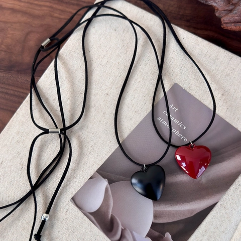 Koreanischer Stil Herzanhänger Halskette Für Damen Verstellbare Schwarze Wachsseil Lange Pulloverkette Harz Herz Schmuck
