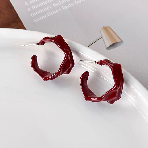 Weinrote Irreguläre C-Form Ohrringe Mit Silber Ohrstecker-Stift Glänzende Wellige Lack Ohrringe Damen Retro Schmuck