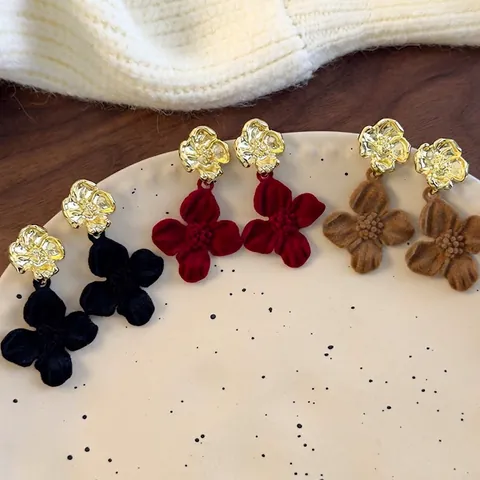 Französischer Vintage Beflockte Blumen Ohrhänger Für Damen Elegante Goldene Legierung Samt Floral Ohrringe Nischen Schmuck Zubehör