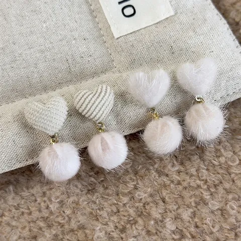 Sweet Heart Plush Ball Drop Earrings Corduroy Fabric Winter Dangle Earrings With Copper Earring Post For Women Jewelry