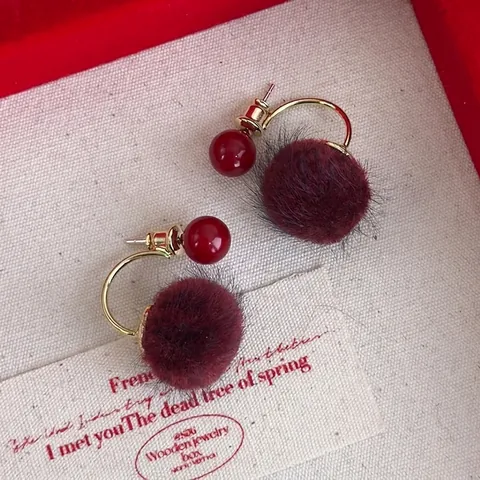 Pendientes de Bola de Peluche Rojo Vino Vintage para Mujer Aleación Perla Artificial Otoño Invierno Elegantes Joyas de Oreja