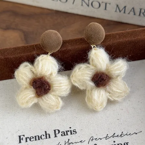 Pendientes de Botón Franceses Vintage Flor de Ganchillo Marrón Hechos a Mano de Punto de Lana para Mujer Joyería