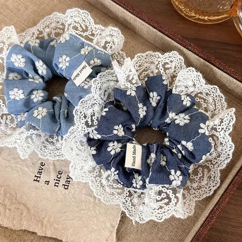 Scrunchie in Tessuto Denim con Ricamo Floreale e Bordo in Pizzo Stile Coreano per Donna Elastico per Capelli Retro