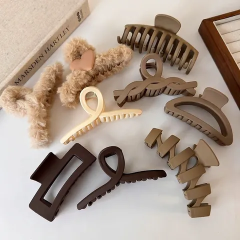 Korean Style Acrylic Hair Claw Clips Set For Women Plush Heart Decor Milk Tea Color Matte Frosted Hair Clamps Headwear Accessories