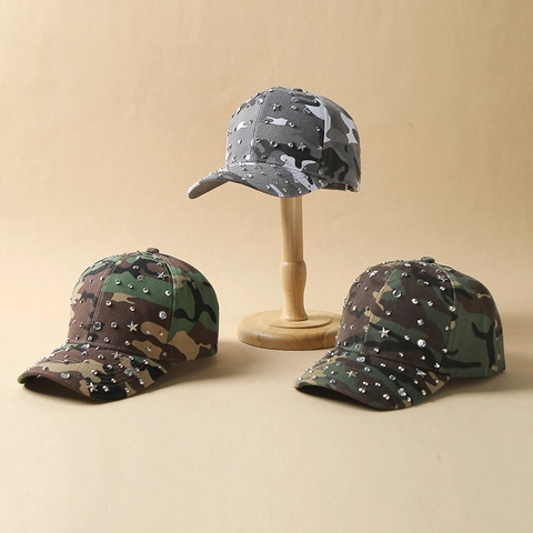 Berretto da Baseball Mimetico con Strass e Stelle in Metallo Cappello da Sole Outdoor Hip Hop Streetwear Unisex Regolabile