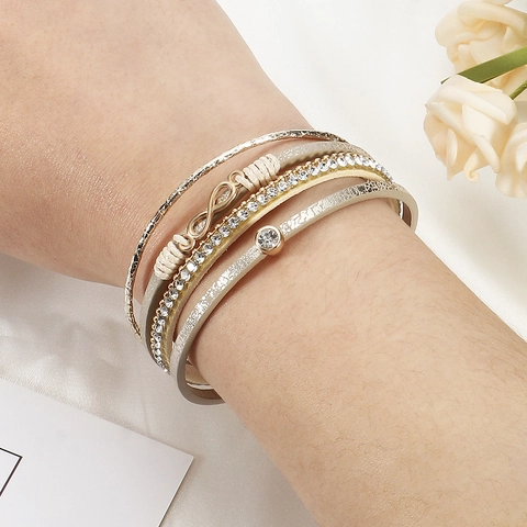 Bracelet Multi-rangs en Cuir Tressé Bohème Pour Femmes Symbole Infini Boucle Magnétique Bracelet Strass Bijoux
