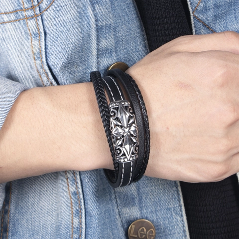 Bracciale da Uomo Retro Multistrato in Pelle Microfibra Intrecciata Con Chiusura Magnetica in Acciaio Inox Croce Scudo Punk