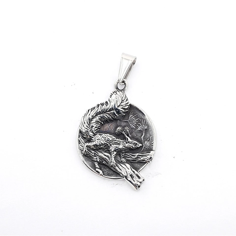 Collana con Ciondolo Rotondo a Rilievo con Scoiattolo in Acciaio al Titanio Retro Argento Antico Gioielli Hip Hop Animale per Uomo Donna