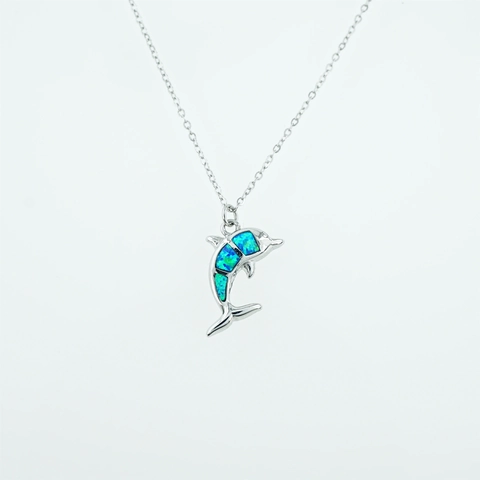 Collar de Colgante de Delfín y Caballito de Mar de Acero de Titanio y Ópalo Artificial para Mujer Joyería Retro Estilo Mori