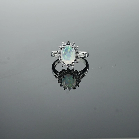 Anillo de Ópalo Artificial Ovalado Vintage para Mujer Anillo Halo de Acero Inoxidable con Strass Anillo de Dedo Retro Joyería de Regalo