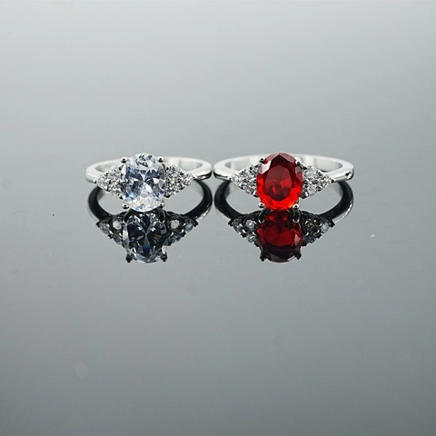 Vintage Palace Style Titanium Steel Oval Rhinestone Ring For Women Elegant Colored Gemstone High End Party Jewelry Accessory