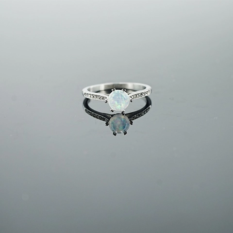 Vintage Titanium Steel Artificial Opal Ring For Women Niche Design Cross Pattern Rhinestone Geometric Finger Ring Jewelry
