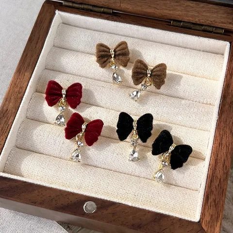 Orecchini a Bottone in Tessuto Floccato con Fiocco Retrò per Donna Eleganti Placcati Oro con Strass e Pendente a Goccia d'Acqua Gioielli Vintage