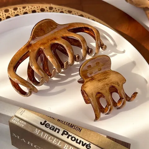 Vintage Wood Grain Texture Amber Hair Claw Clip For Women Korean Style Acrylic Resin Shark Clip Elegant Hair Accessories Set