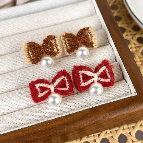 Vintage Knitted Bowknot Stud Earrings With Faux Artificial Pearl Elegant Handmade Yarn Bow Ear Jewelry For Women Daily Party Accessories