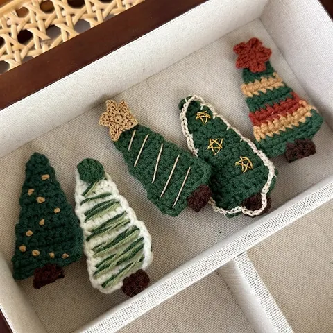 Handmade Knit Wool Christmas Tree Hair Clip Red Green Duckbill Clip Sweet Festive Hair Accessory For Women Girls Holiday