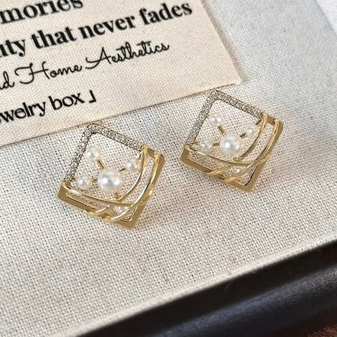 Mode Geometrische Hohle Quadratische Kupfer Ohrstecker Mit Künstliche Perle Strass Vergoldet Eleganter Schmuck Für Damen