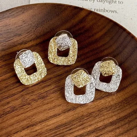 Retro Legering Geometrische Vierkante Oorknopjes Onregelmatige Gehamerde Textuur Contrastkleur Goud Zilver Mode Dames Sieraden