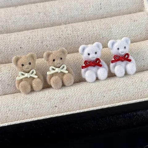 Schattige Geflokte Beer Oorknopjes Met Strik Legering Koperen Stift Mini Dierlijke Oorsieraden Voor Dames Herfst Winter