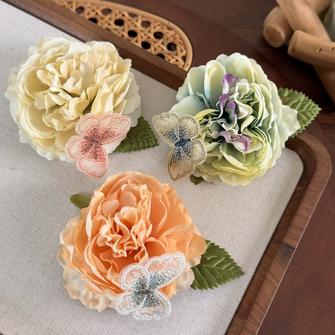Vintage Bloem Vlinder Haarclip Voor Vrouwen Retro Stof Geborduurde Bloem Eendenbek Clip Esthetische Haarspeld Vakantie Accessoire
