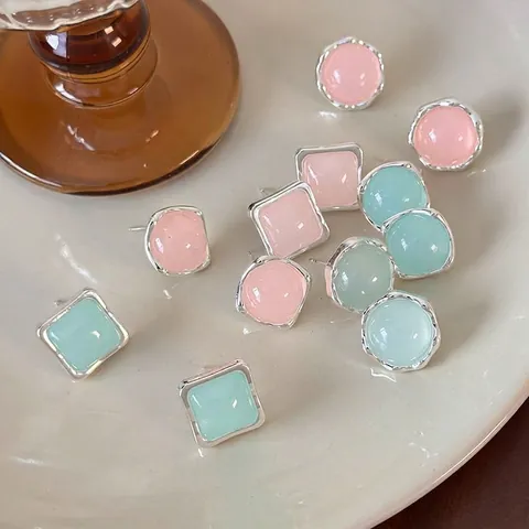 Koreanischer Stil Süß Rosa Grün Harz Geometrische Ohrstecker Für Damen Elegant Legierung Quadrat Polygon Wellenkante Schmuck