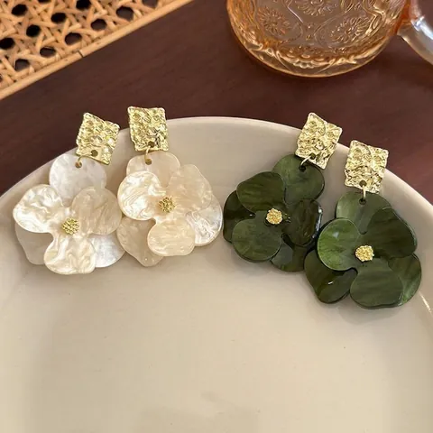 Orecchini Pendenti a Fiore in Acetato di Cellulosa in Stile Vintage Francese per Donna Eleganti Orecchini Floreali in Metallo Dorato