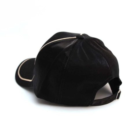 Berretto da Baseball in Cotone Alla Moda per Uomo Donna Look Satinato Con Logo M Dorato Bordino Oro Cappello Protezione Solare