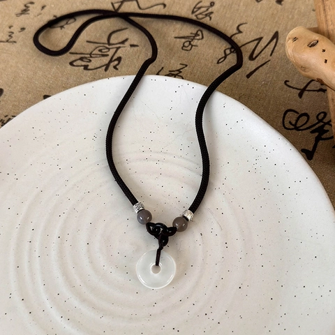 Collana con Pendente Ping An Kou in Giada in Nuovo Stile Cinese Minimalista Retrò in Corda di Giada Intrecciata Gioielli da Donna