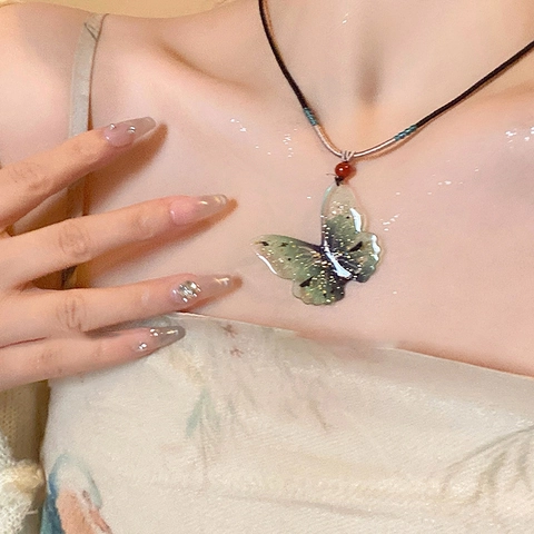 Vintage Handmade Resin Butterfly Pendant Necklace For Women Adjustable Rope Chain Ethnic Style Butterfly Jewelry With Gold Foil