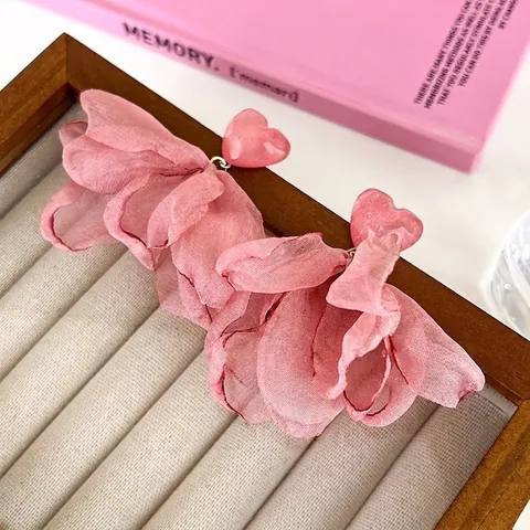 Boucles d'Oreilles Clous Fleur en Résine Coeur Rose Et Tissu Mousseline Bijoux Floraux Romantiques Pour Femmes Vacances