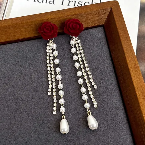 Boucles d'Oreilles Pendantes Longues à Gland Fleur de Rose en Velours Rouge Vintage pour Femmes Alliage Plaqué Or Strass Perle Artificielle
