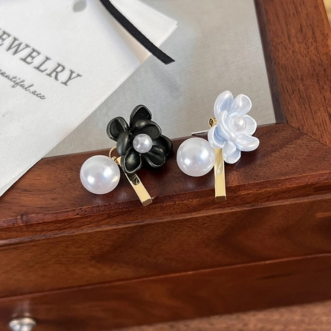 Vintage Elegant Asymmetric Black White Gardenia Floral Drop Earrings Faux Artificial Pearl Gold Plated Alloy Jewelry For Women Party Wedding Gift
