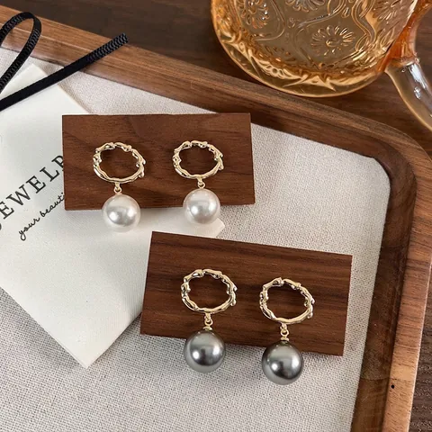 Vintage Barok Koperen Oorbellen Met Kunstparel Onregelmatige Getextureerde Gouden Creolen Voor Dames Sieraden