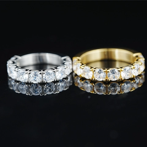 Anello Eternity in Acciaio al Titanio con Moissanite per Uomo Donna Unisex Minimalista Cerchio Completo Pietra Taglio Rotondo Intarsiata