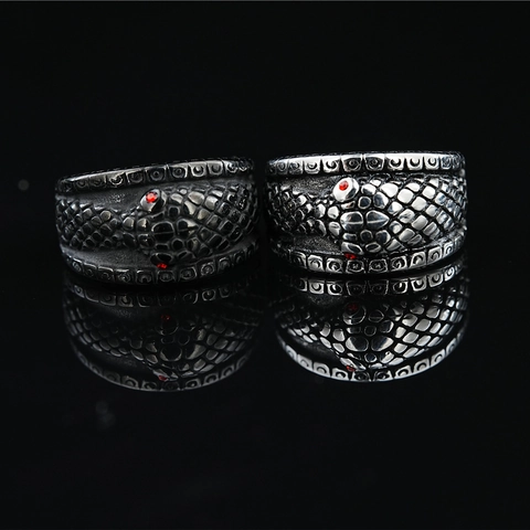 Vintage Punk Snake Scale Texture Ring For Men Titanium Steel Red Zirconia Eye Gothic Biker Dominant Band Ring Jewelry