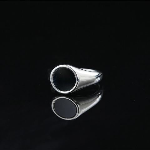 Anello con Sigillo in Acciaio al Titanio Vintage per Uomo Donna Minimalista Rotondo Smalto Nero Intarsiato Oro Argento Gioielli
