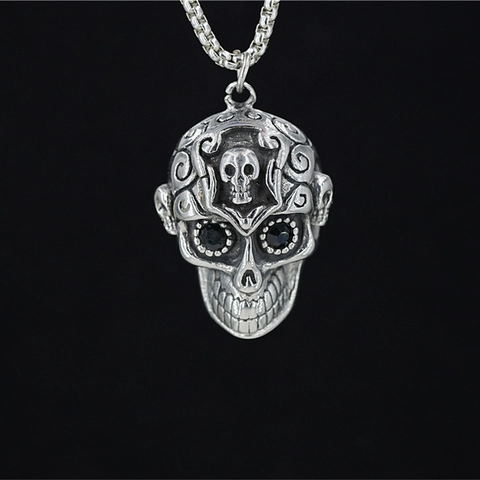 Collier Pendentif Tête de Mort en Acier Titane Vintage pour Hommes Gothic Punk Yeux en Strass Bijoux Vieillis Pendentif Et Chaîne