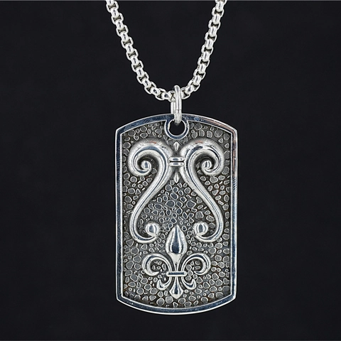 Collana con Pendente Giglio in Acciaio al Titanio Vintage Gothic Rilievo Rettangolare Dog Tag Gioielli per Uomo Donna