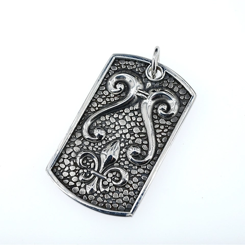 Collana con Pendente Giglio in Acciaio al Titanio Vintage Gothic Rilievo Rettangolare Dog Tag Gioielli per Uomo Donna
