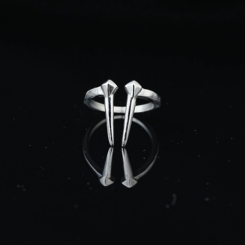 Anillo Abierto Punk de Acero de Titanio con Púa de Diente de Bestia para Hombre Mujer Gótico Hip Hop Ajustable Geométrico Plata
