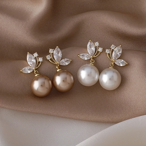 Koreanische Mode Schmetterling Künstliche Perle Ohrhänger Elegante Kupfer Strass Mikro Eingelegte Ohrringe Für Damen Schmuck
