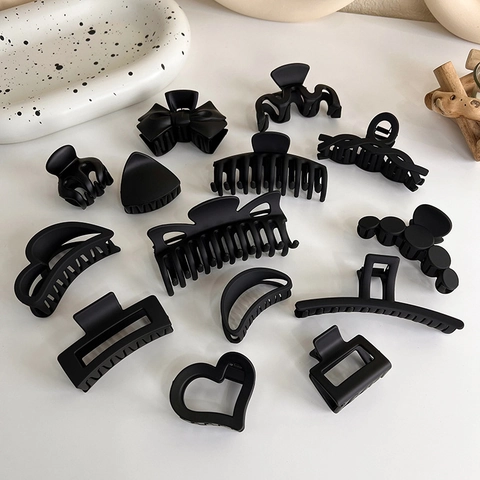 Matte Black Acrylic Shark Hair Claw Clip Large Frosted Geometric Hollow Hairpin Elegant Headwear For Women Hair Accessory