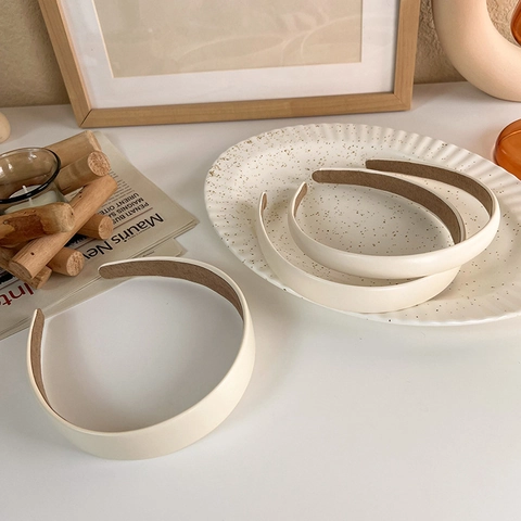 Diadema Acolchada de Estilo Francés Vintage Mujer Cuero Sintético Color Sólido Blanco Crema Banda para Cabello Accesorio Moda