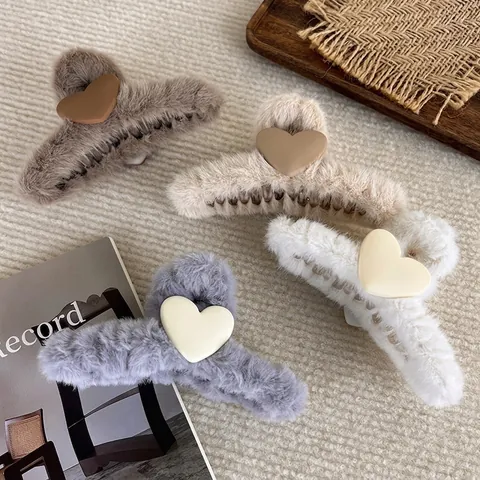 Korean Style Plush Heart Hair Claw Clip Faux Fur Large Shark Clip Winter Autumn Hair Accessories For Women Daily Jewelry