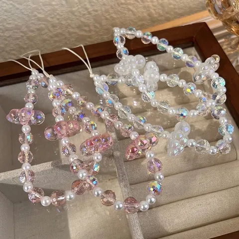 Bijou de Téléphone Perlé Irisé Résine Acrylique Künstliche Perle Imitation Nuage Ours Fleur Pendentif Dragonne de Mobile pour Femmes Filles Accessoire