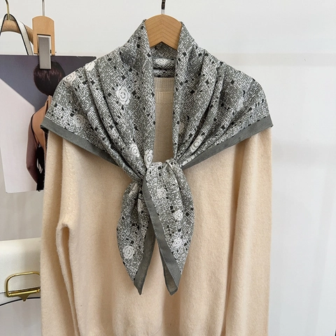 Elegant Camellia Flower Printed Polyester Square Scarf Fashion Grid Shawl For Women Autumn Winter Soft Comfortable Wrap