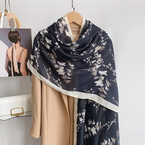 Elegante Sjaal Met Bladprint Voor Dames Zacht Polyester Lichtgewicht Sjaal Voor Herfst Winter Mode Decoratieve Sjaal
